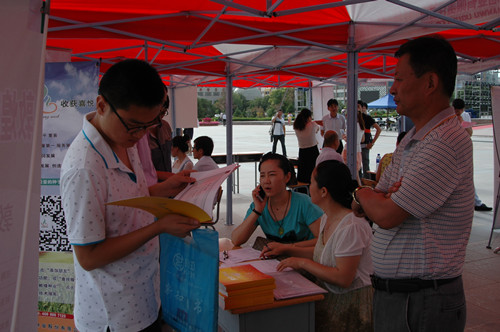 筑巢引鳳，吸納人才 敦煌種業(yè)參加酒泉市人社局組織的大型人才招聘會