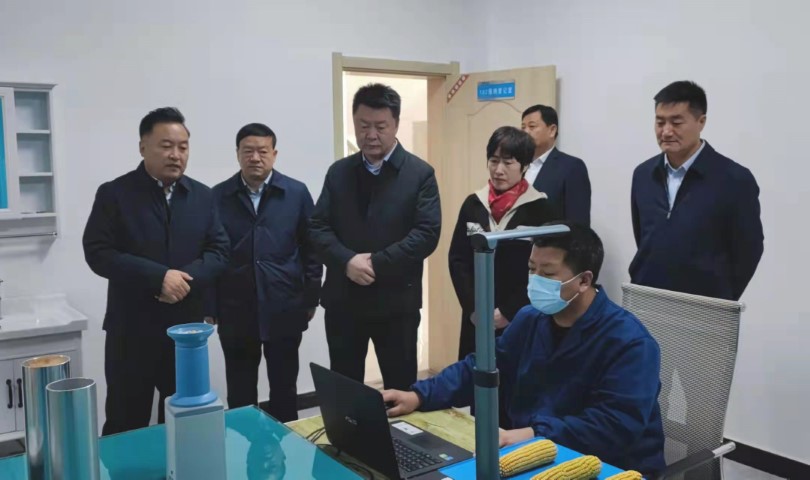 酒泉市政府黨組成員、副市長(zhǎng)哈里別克來(lái)敦煌種業(yè)調(diào)研指導(dǎo)工作