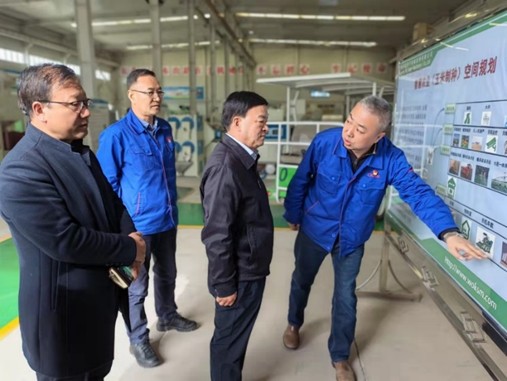 敦煌種業(yè)黨委書記、董事長劉興斌等到奧凱種機、慶和農(nóng)業(yè)公司洽談交流